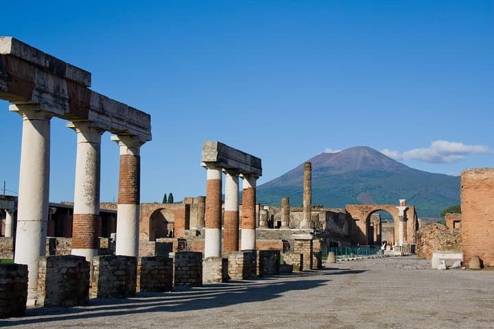 Pompeii and Vesuvius Hike Small Group Priority Access from Naples — photo 1 of 8