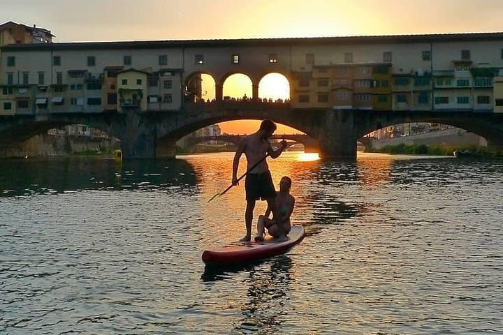 SUP at Ponte Vecchio with a Floating Drink - Florence Paddleboarding — photo 1 of 7