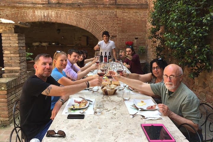 Brunello di Montalcino, small biodynamic wineries — photo 1 of 18