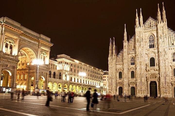 Illuminated Milan Tour for Kids and Families with Gelato & Pizza — photo 1 of 4