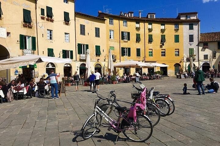 Guided bike Tour of Lucca - half day small group — photo 1 of 7