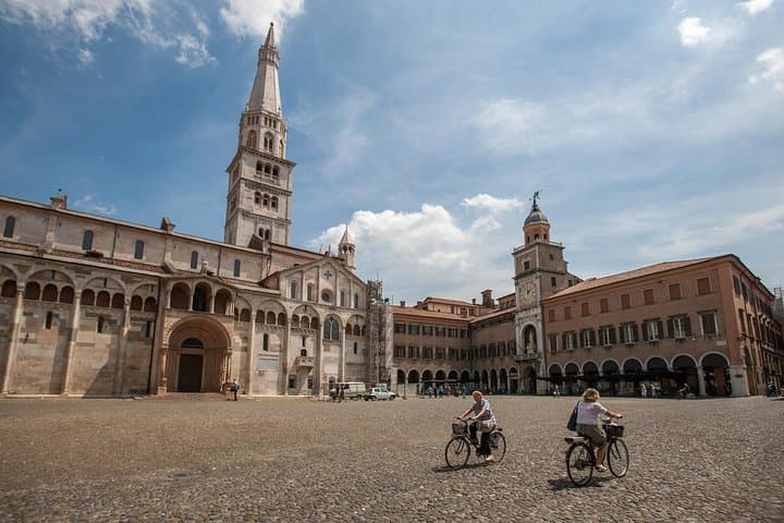 Modena Private Walking Tour with a Local Guide & Tigella Tasting — photo 1 of 3