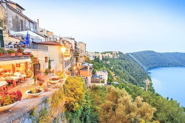 Wine Food and Sightseeing Tour of Castelli Romani old villages and lakes — photo 1 of 6