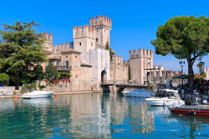 Full-Day Lake Garda and Desenzano del Garda from Milan - small group tour — photo 1 of 17