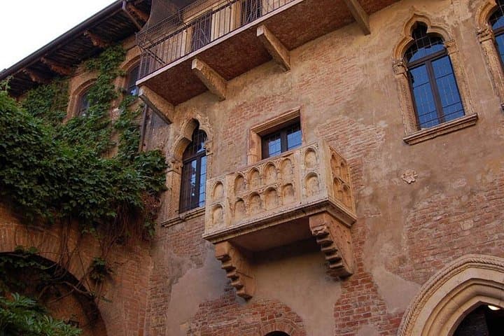 Discover the City of Romeo & Juliet: Walking Tour of Verona — photo 1 of 6