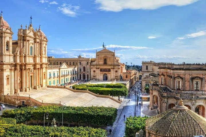 Noto Private Tour from Syracuse with sicilian "Arancino" — photo 1 of 7