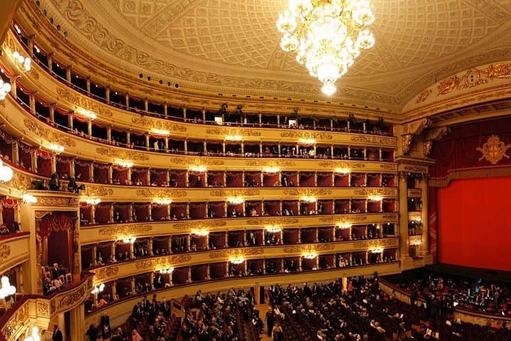 Guided Private Tour at the heart of Milan & La Scala Theatre — photo 1 of 7