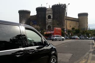 Private transfer from NAPLES to POSITANO with stopover up to 3 hours in Pompeii