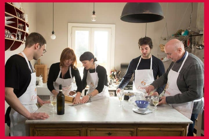 Private Cooking Class with Wine Tasting in a Local Home in Civitavecchia — photo 1 of 2