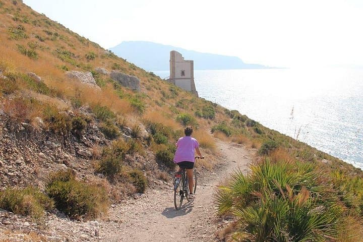 From the Mountain to the Sea:Erice and the Reserve of Monte Cofano — photo 1 of 6