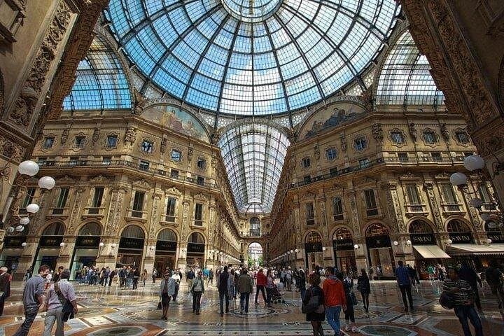 Private 4-Hour Walking Tour of Milan with private official tour guide — photo 1 of 7