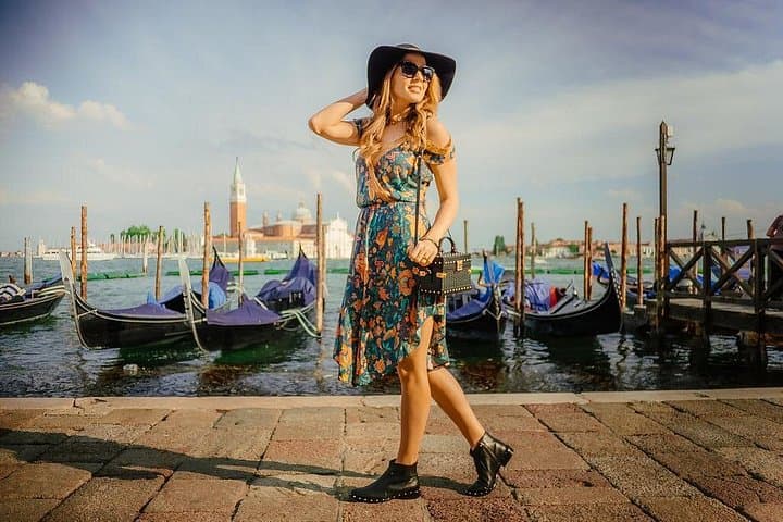 Private Photo Shoot & walking tour — photo 1 of 9