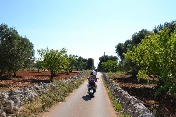 Valle D'Itria Vespa Tour — photo 1 of 2