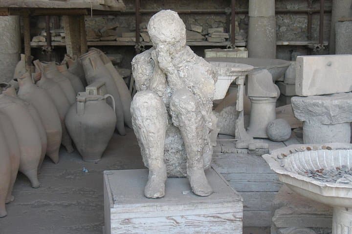 Transfer from Naples to Sorrento with 2 hr stop at Pompeii (1-8 PAX) — photo 1 of 2