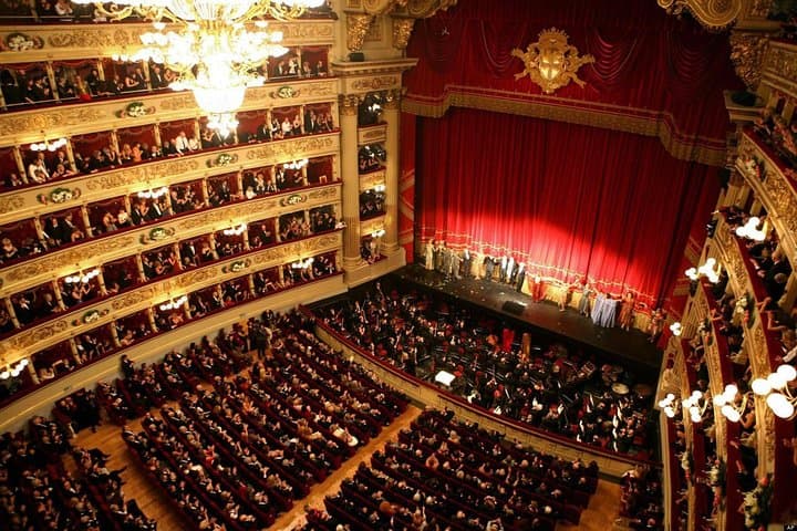 Milan City Tour with La Scala Theatre - Private tour — photo 1 of 19