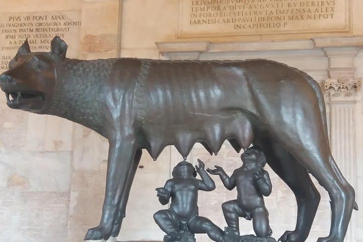 Skip-the-line Capitoline Museums Wolf & Hill Guided Tour in Rome — photo 1 of 6