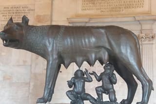 Skip-the-line Capitoline Museums Wolf & Hill Guided Tour in Rome