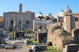 VIP Tour of the Colosseum, Forum & Palatine Hill by PhD Guide