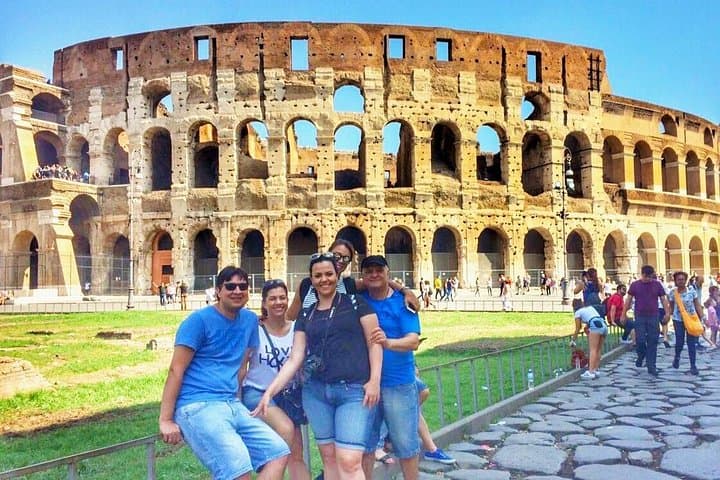 Colosseum and Forum Tour with Lunch in an Ancient Roman Theater — photo 1 of 9