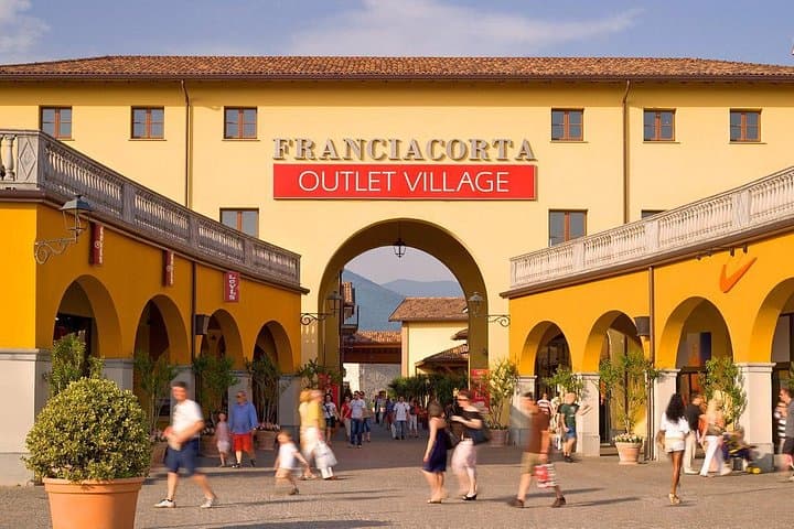 Shopping in Franciacorta Outlet: Private Transfer from Verona — photo 1 of 6