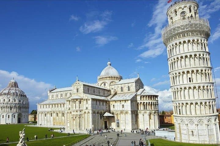 Pisa and Lucca Day Trip from Livorno — photo 1 of 6
