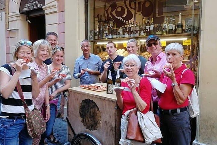 Budget Street Food Tour of Campo de Fiori, Jewish Ghetto & Pantheon with Gelato — photo 1 of 6