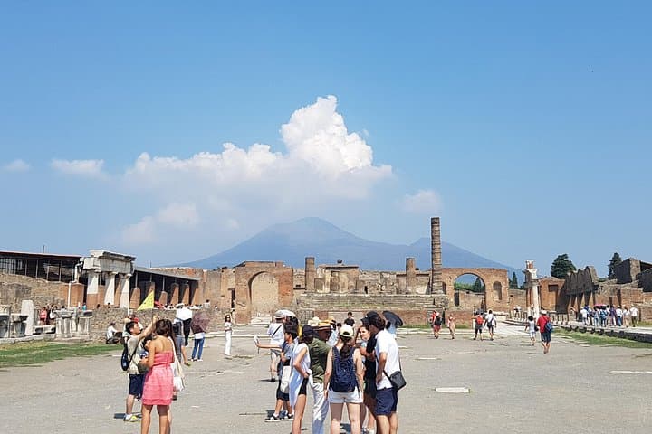 Private Pompeii and Naples Day Trip from Rome with Local Guide — photo 1 of 10