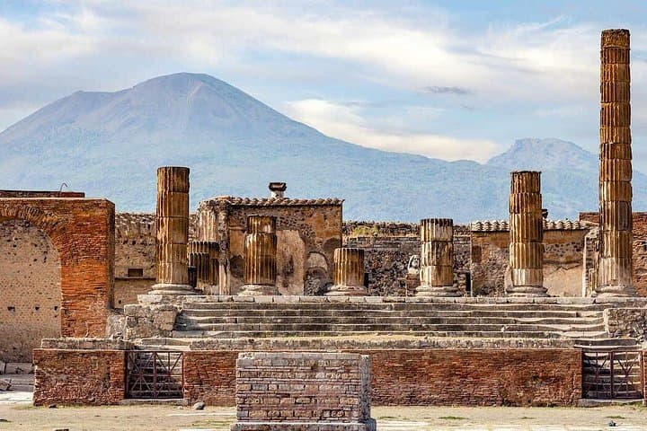 Exclusive 2h Private Pompeii Tour with Tickets & Transfer — photo 1 of 11