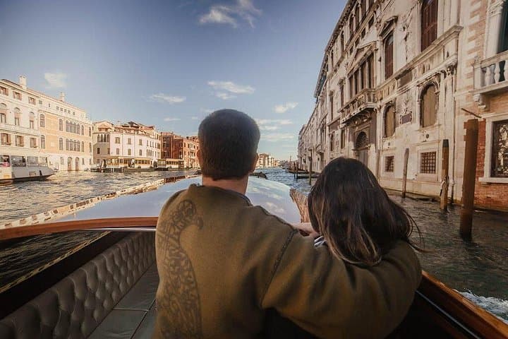 Private Grand Canal Boat Tour , Murano and Burano 6 hours — photo 1 of 6
