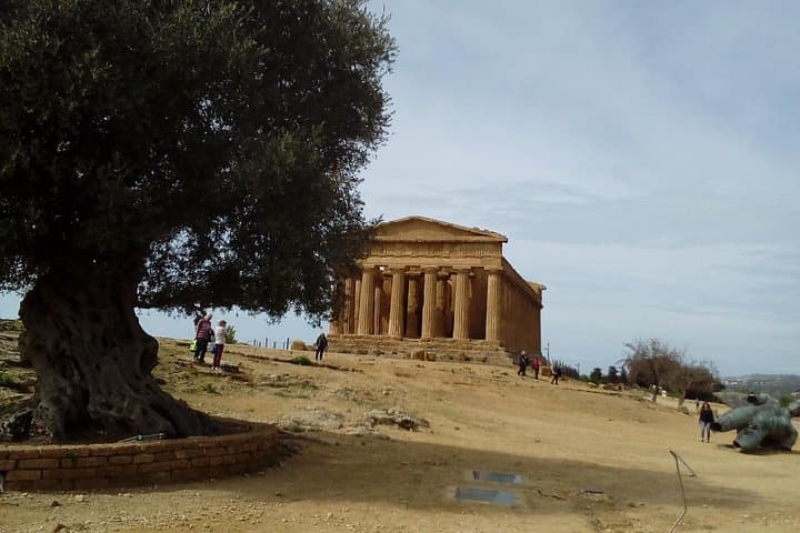 Walking Tour of Valley of Temples — photo 1 of 5