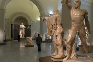 Tour of Pompeii+Herculaneum+National Archaeological Museum of Naples (Full Day)