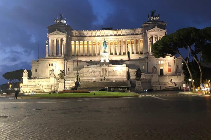 Amazing Sunrise private tour of Rome (2hrs) — photo 1 of 19