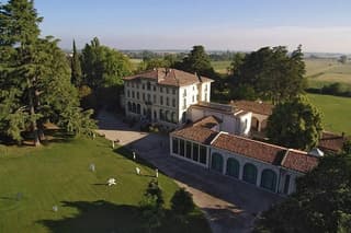 Art and taste tour: from Magnani Rocca to Parma ham