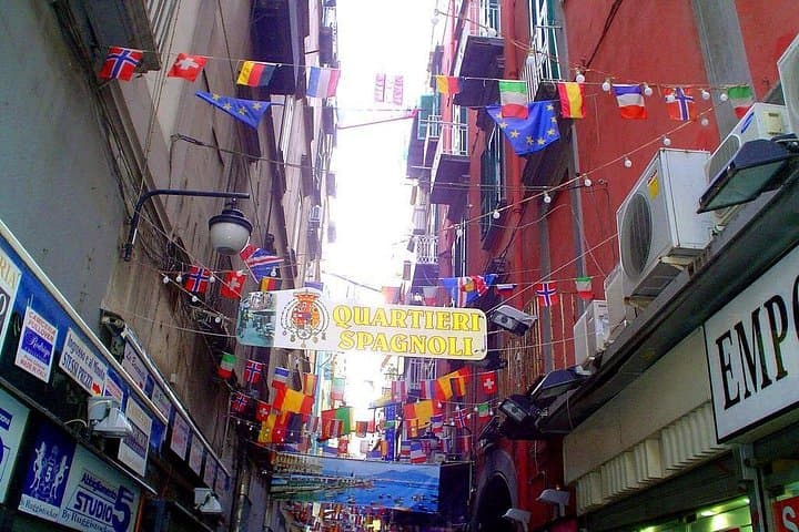 Spanish Quarters Tour — photo 1 of 4