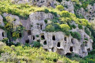 Rocky necropolis of Pantalica half-day walking tour
