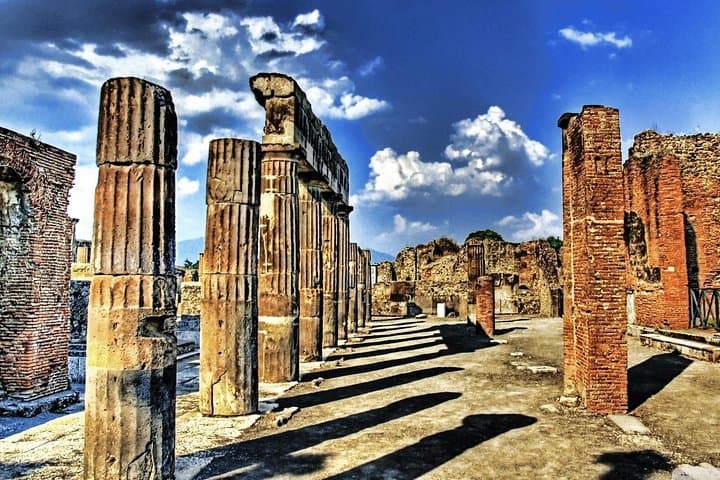 Full day tour to Pompei with guide, Sorrento,Positano from Napoli/Salerno/Amalfi — photo 1 of 4