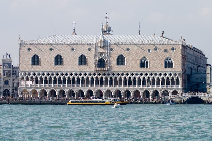 Stroll The Halls of Doge's Palace on a Guided Tour in Venice — photo 1 of 15