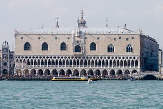 Stroll The Halls of Doge's Palace on a Guided Tour in Venice