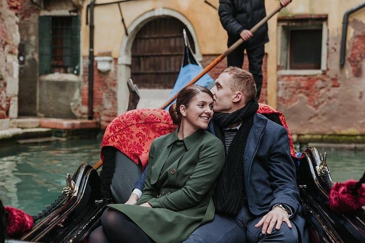 Private Photo Shoot in Venice with Gondola Ride — photo 1 of 15
