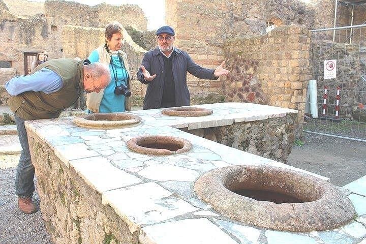 Herculaneum Ruins Private Tour with Skip the Line Tickets and Local Guide — photo 1 of 5