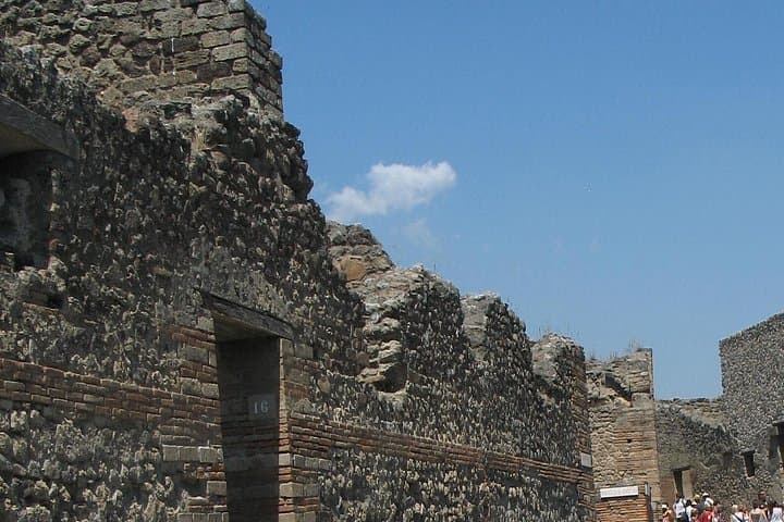 Transfer from Naples to Positano with a 2hr stop at Pompeii (1-8 PAX) — photo 1 of 2