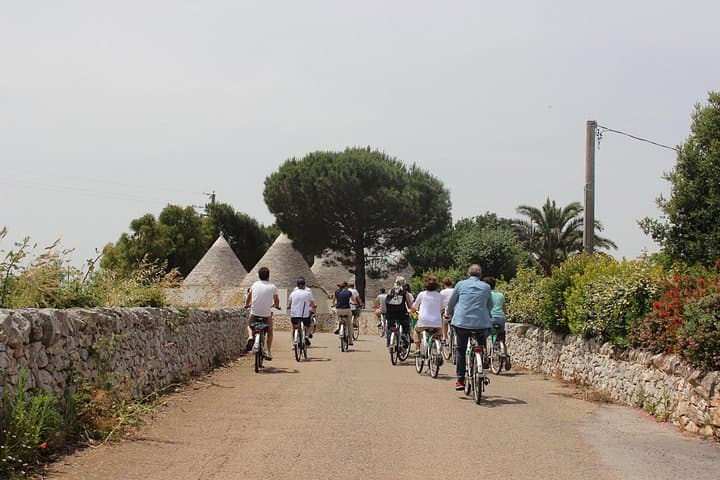 Private e-bike tour along Alberobello with lunch at local Masseria — photo 1 of 6
