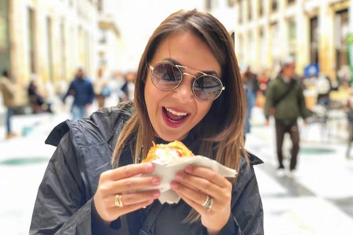 Seaside Naples Food Tour with Marina Promenade & Visit of Castel dell'Ovo — photo 1 of 10