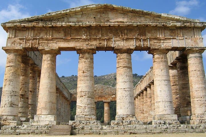 Full Day Exclusive Excursion to Segesta, Erice & Trapani Salt Flats from Palermo — photo 1 of 12