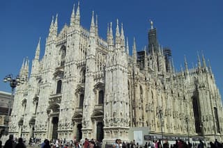 Milan, a city of art an history. Classic tour of Milan