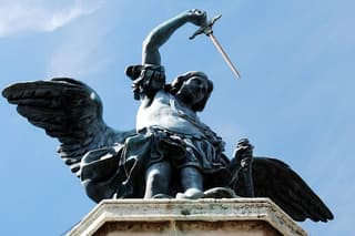 Castel Sant'Angelo and Baroque walking tour