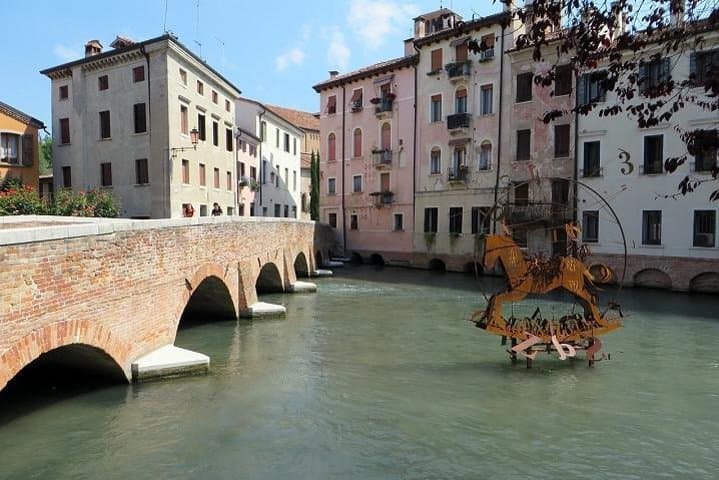 Tour of Treviso Must-See Sites with Local Guide & Prosecco Wine Tasting — photo 1 of 6