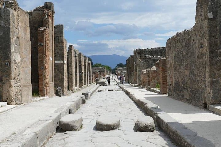 Timeless Half day Walking Tour in the Roman Pompeii with a Private & Local Guide — photo 1 of 8