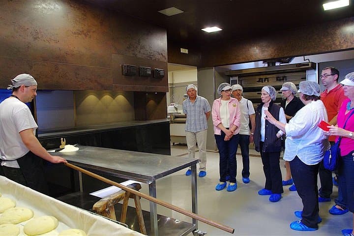 Bread-making workshop in Matera with tasting & wine — photo 1 of 9