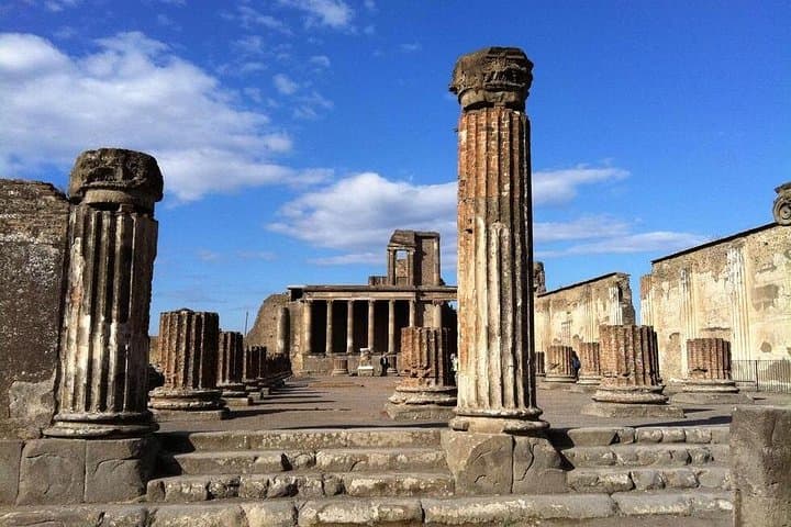 Private day tour: Pompei,Vesuvius and Herculaneum. — photo 1 of 12